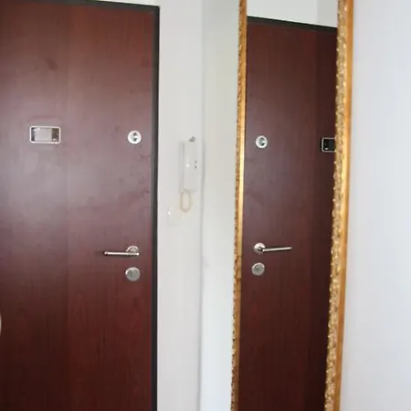Apartma *